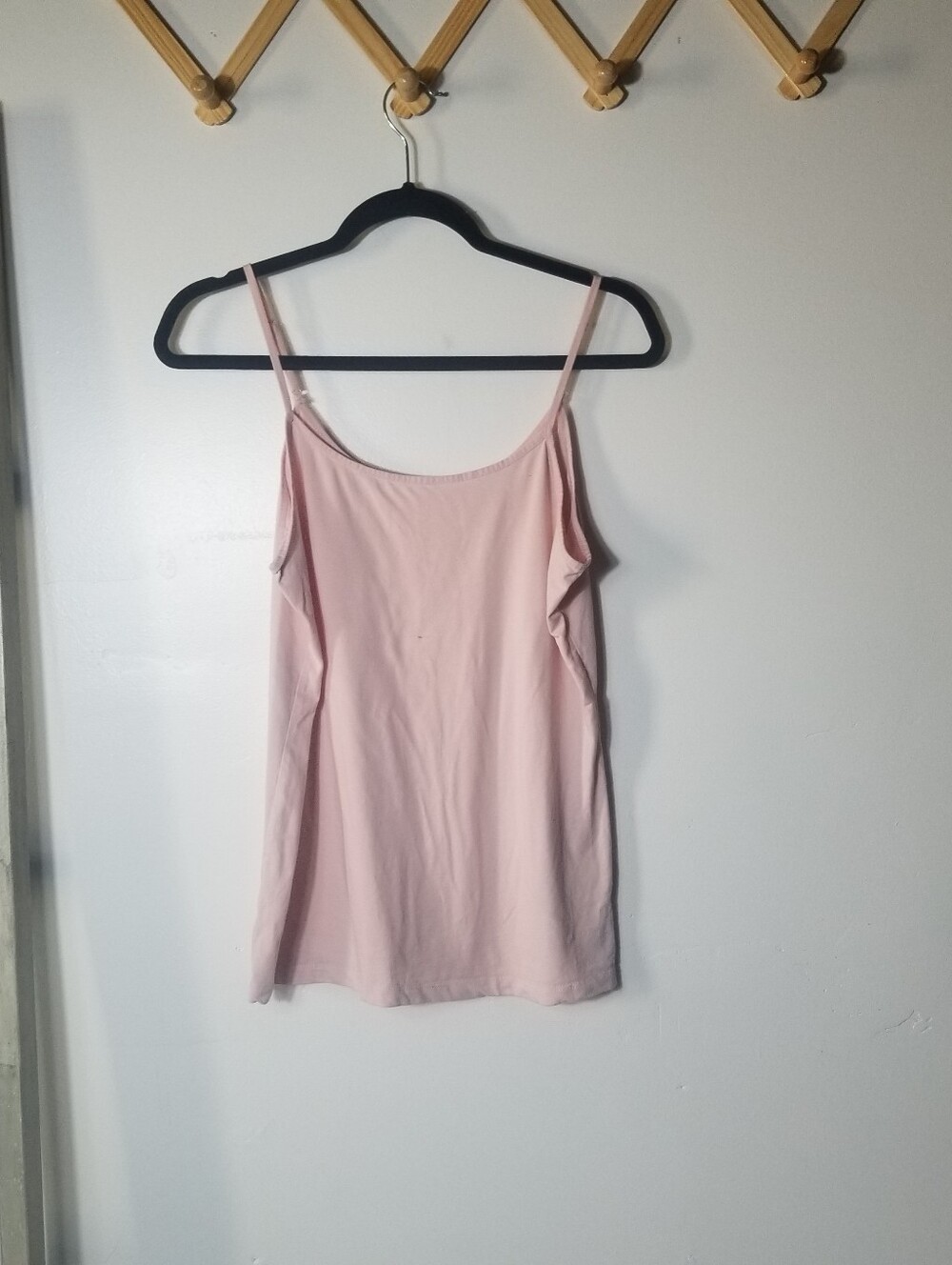 TIME AND TRU WOMEN'S LIGHT PINK CAMI SIZE LARGE